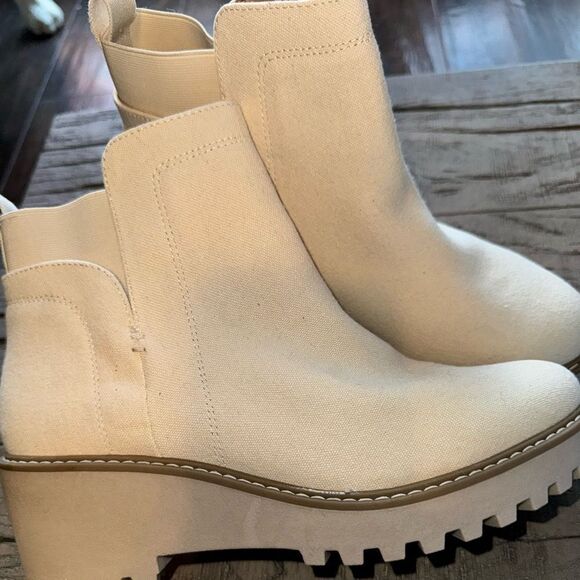 Dolce Vita Rielle womens Ankle Bootie in canvas sz 10 - Picture 1 of 9